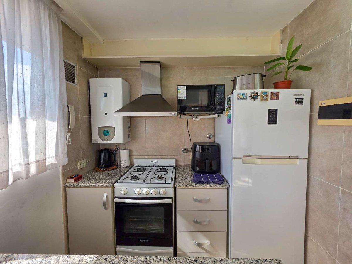 Foto de VENTA DEPTO 2 AMBIENTES BALCON CASTELAR CENTRO, imagen 4