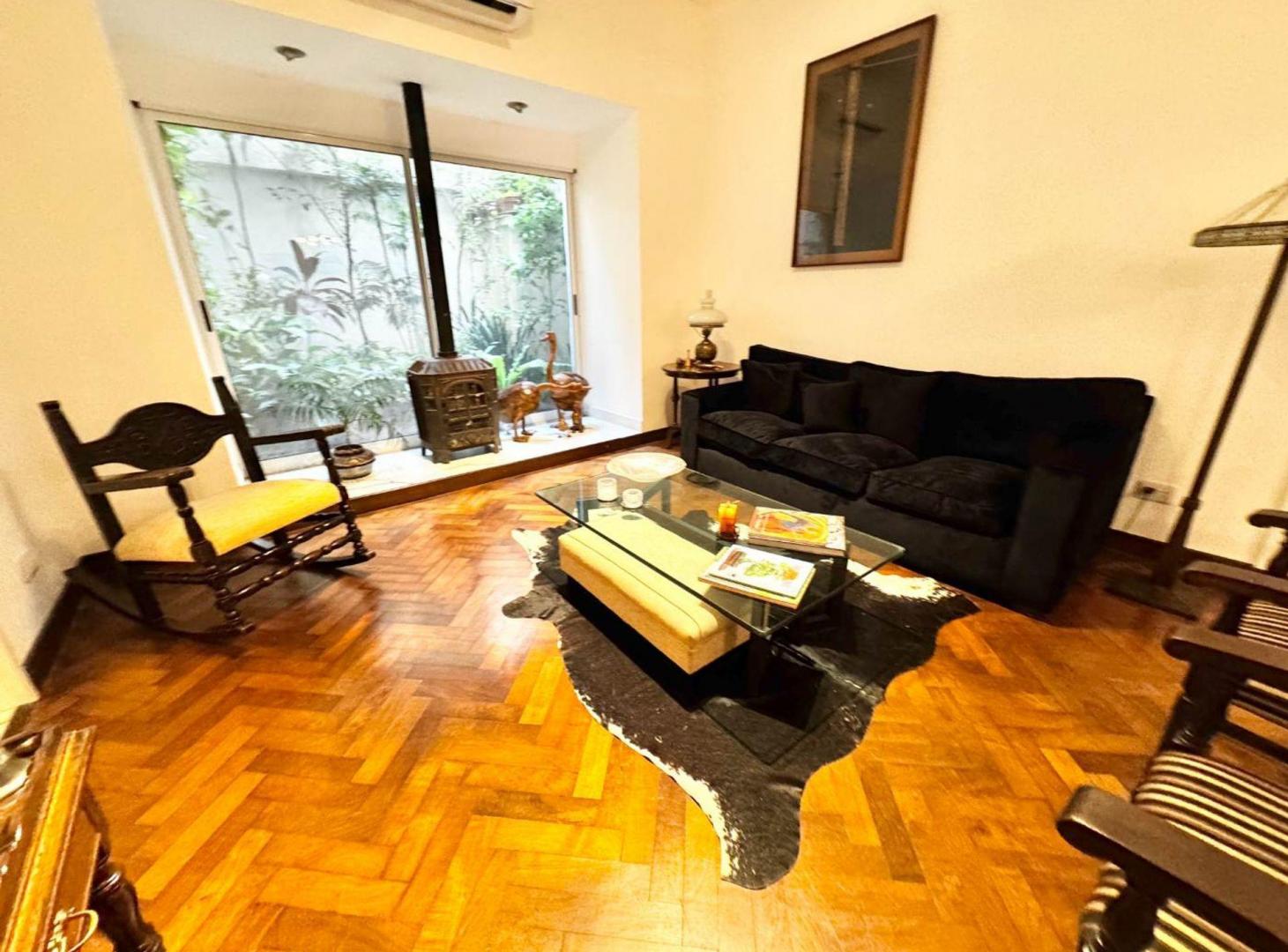 Foto de Venta Elegante PH RECICLADO con patios, imagen 3