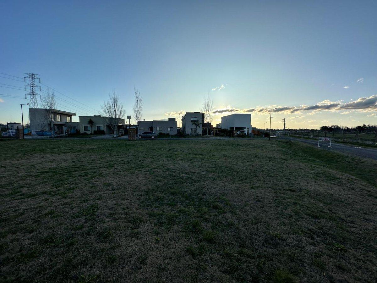 Foto de VENTA LOTE LAGUNA AZUL 389mts | Etapa 1 |Escritura, imagen 3