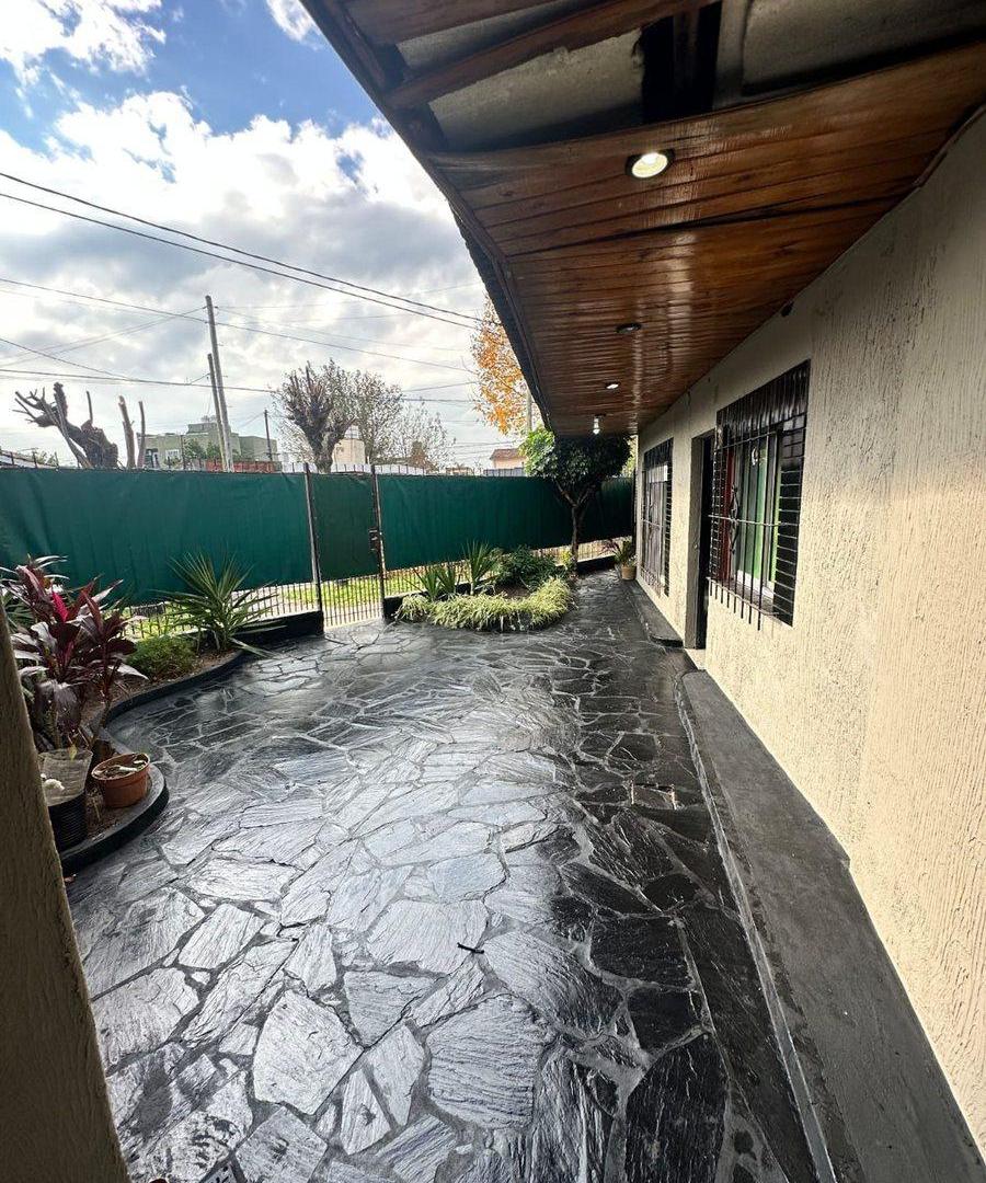 Foto de VENTA VILLA LUZURIAGA PH 3 AMB + COCHERA + LOCAL, imagen 5