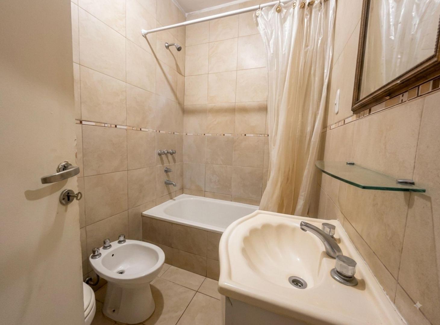 Foto de VENTA DEPTO 2 AMB SAN MIGUEL 1RO x ESCALERA, imagen 4