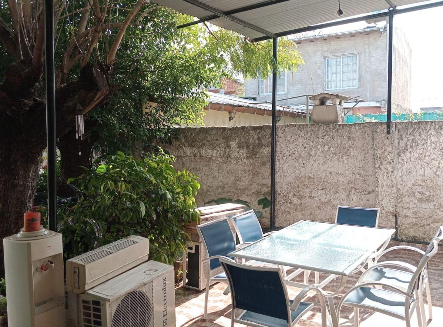 Foto de CASA VENTA 3 AMB CASANOVA GARAGE LOCAL PARQUE, imagen 2