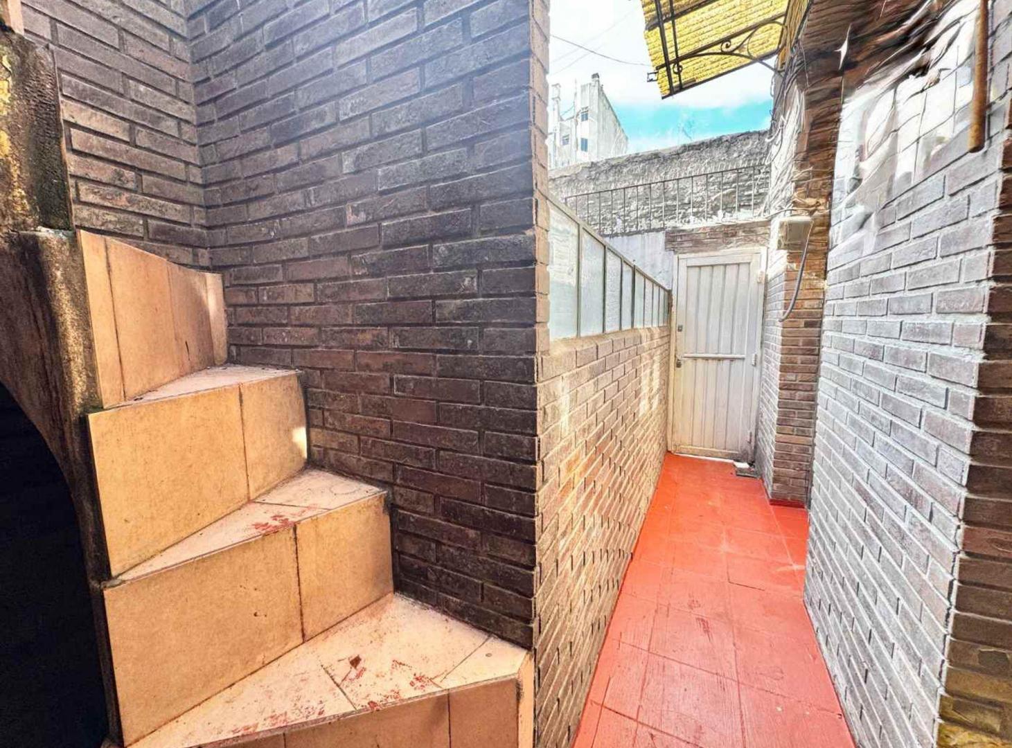 Foto de Venta PH a RECICLAR en Primer Piso, ideal FLIPPING, imagen 3