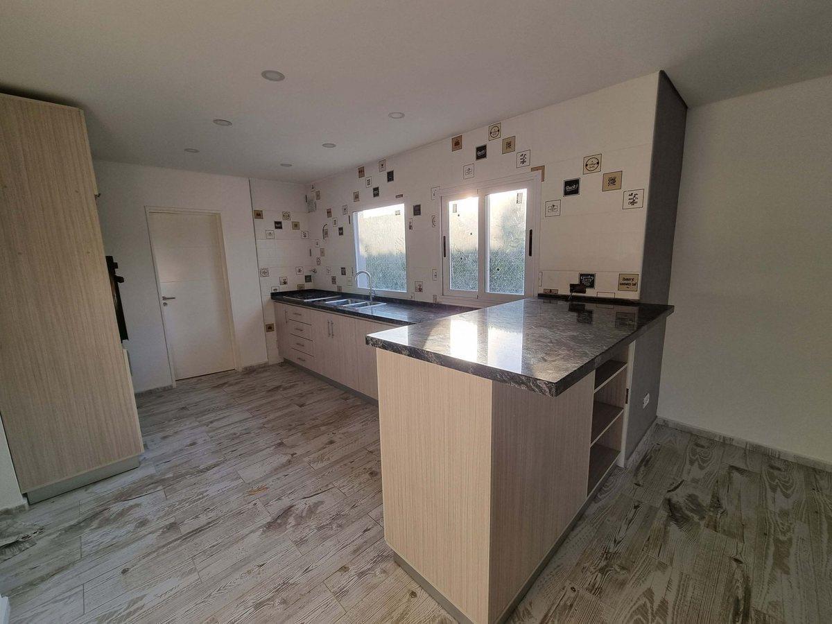 Foto de ALQUILER CASA 5 AMB HARAS MARIA VICTORIA MORENO, imagen 2