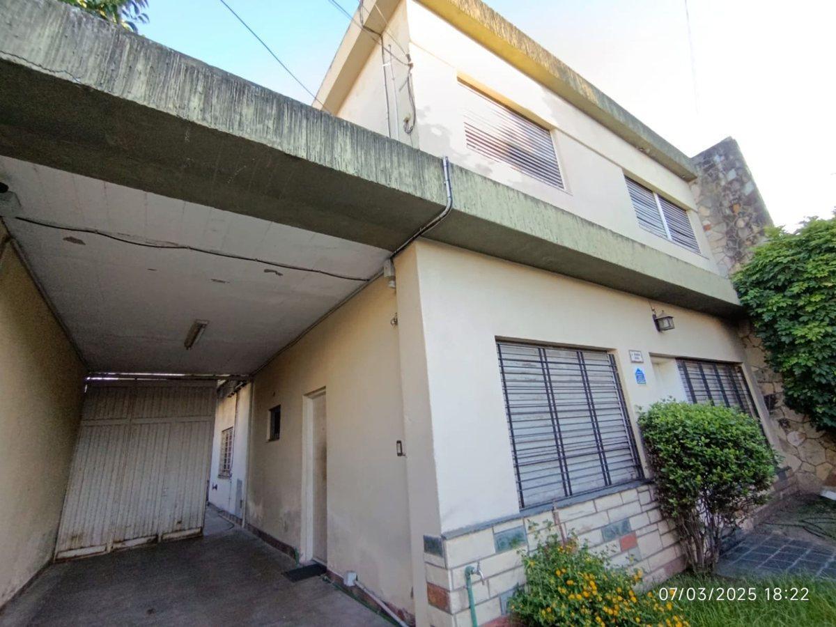 Foto de VENTA CASA 5 AMB C/DEPOSITO AP CREDITO EN HAEDO, imagen 1