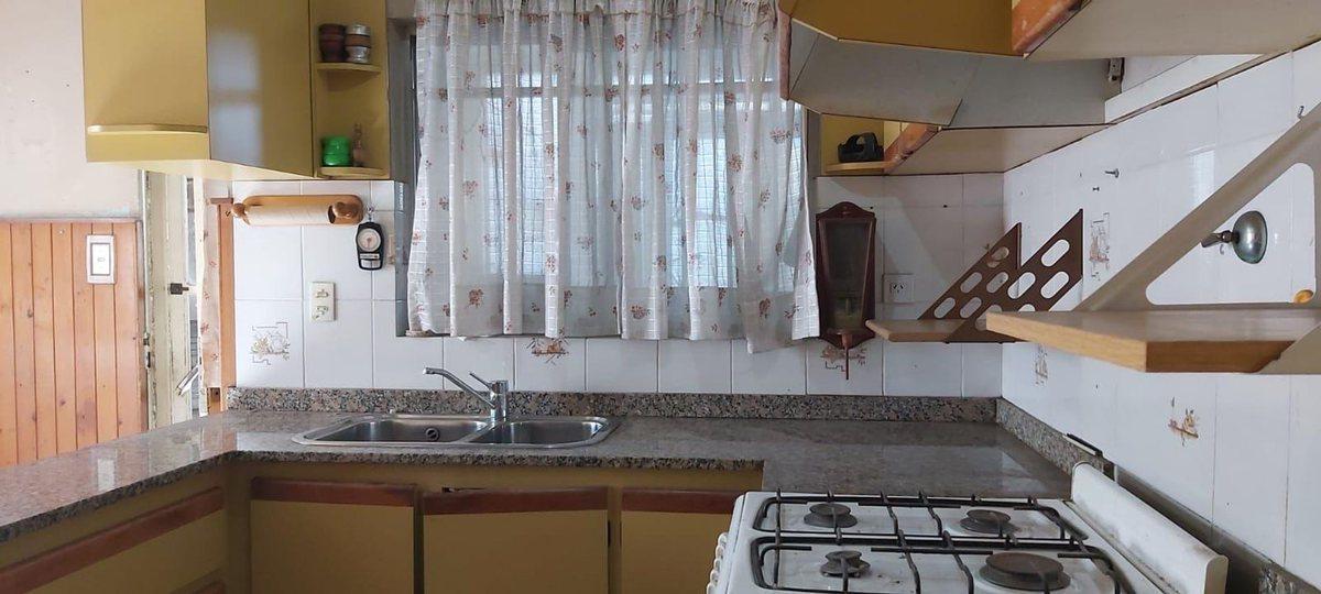 Foto de VENTA CASA 5 AMB C/DEPOSITO AP CREDITO EN HAEDO, imagen 4