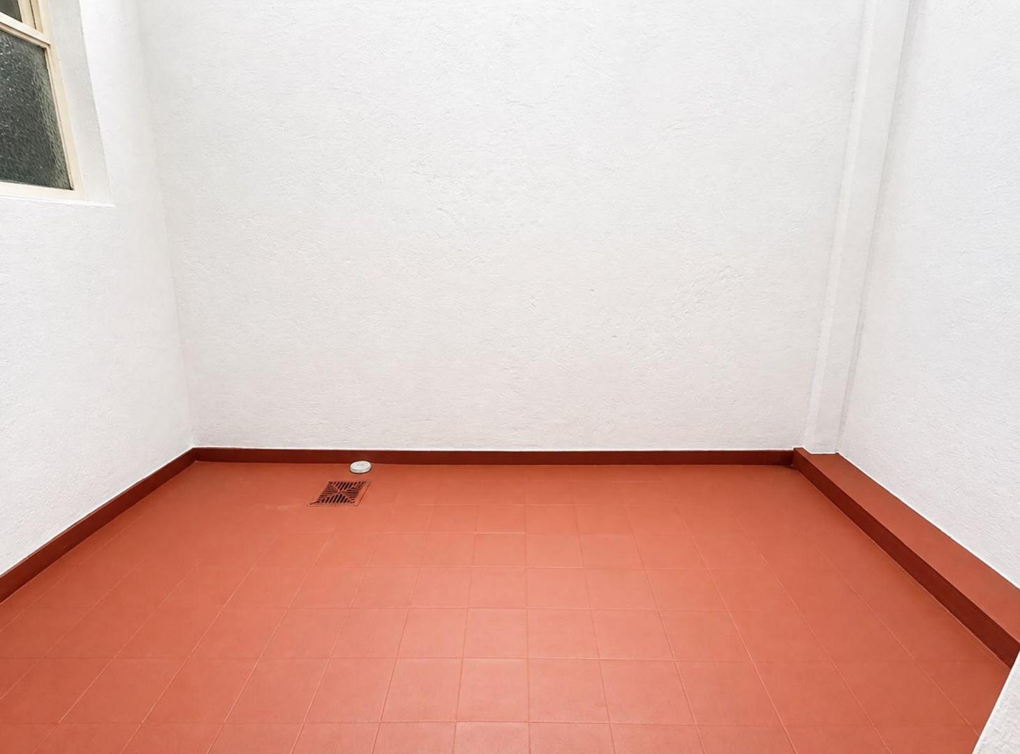 Foto de ALQUILER DEPTO. 2 AMB C/PATIO - V. ORTÚZAR, imagen 2