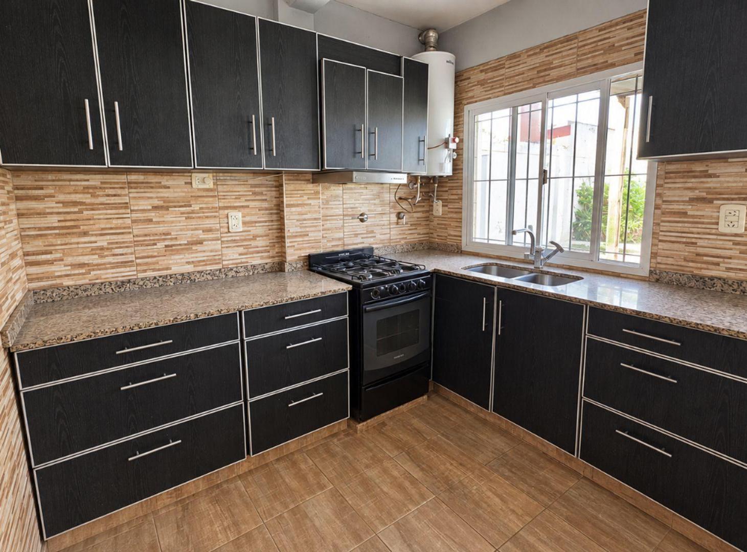 Foto de VENTA CASA 5 AMB PILET CASTELAR AMBS A REFACCIONAR, imagen 4