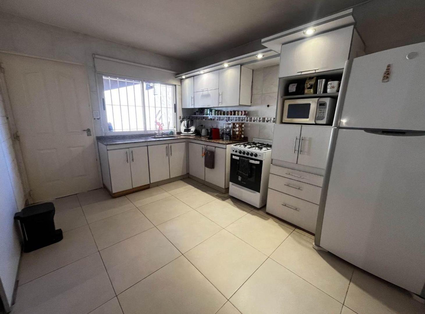 Foto de VENTA PH 3AMB PARQUE, QUINCHO Y COCHERA ITUZAINGO, imagen 3