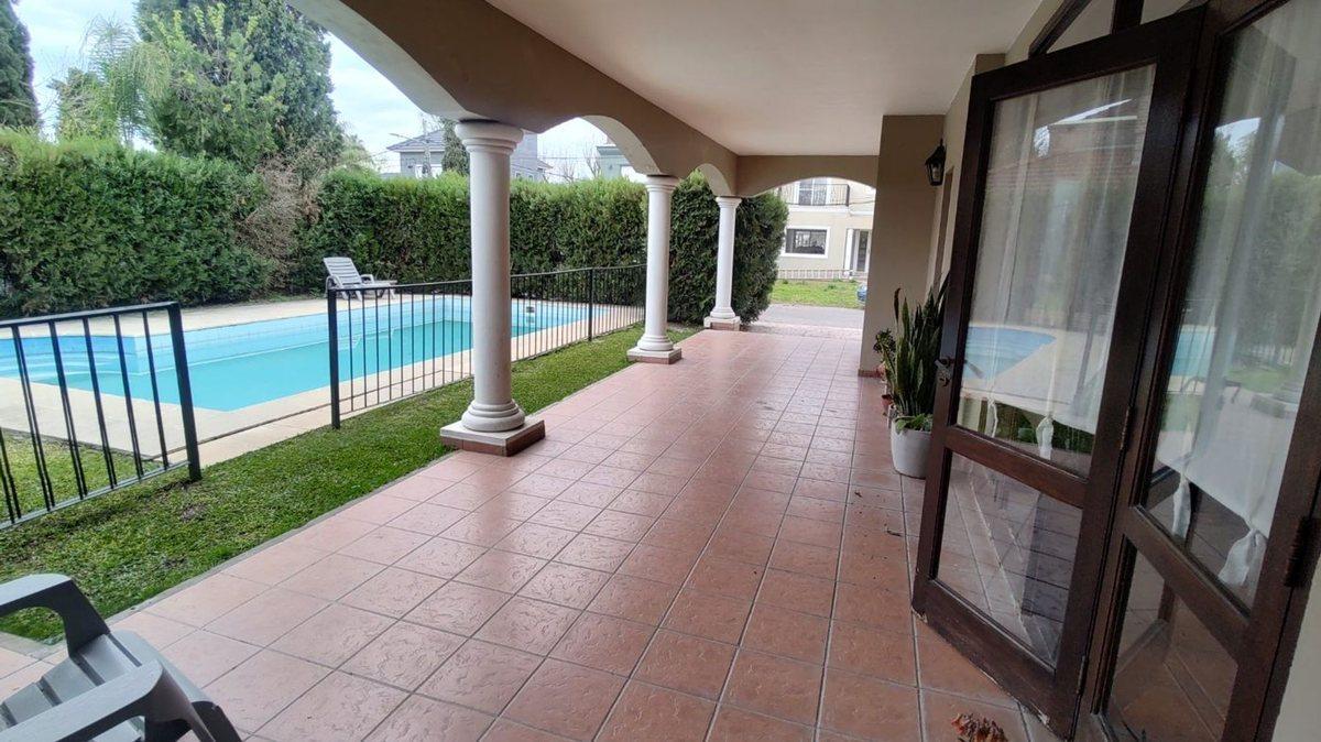 Foto de VENTA PROPIEDAD COUNTRY BANCO PROVINCIA 6 AMB., imagen 2