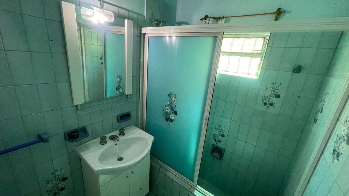 Foto de VENTA CASA 3 AMB CON COCHERA MORON APTO CREDITO, imagen 3