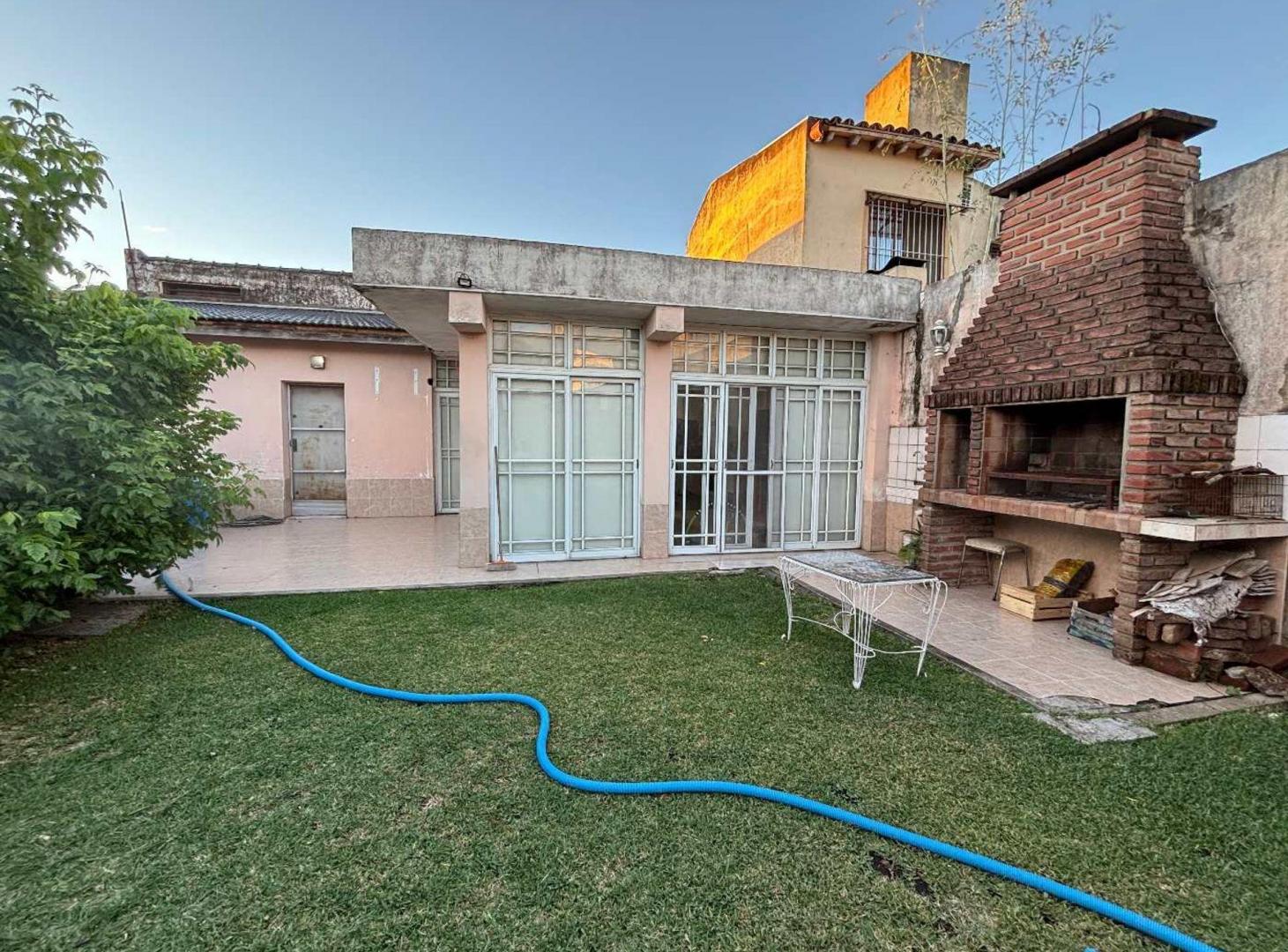 Foto de Venta casa 115 m² jardin, quincho en Moreno, imagen 3