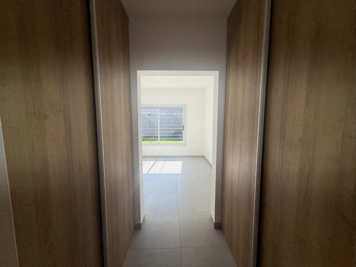 Foto de VENTA CASA 3 AMBIENTES A ESTRENAR EN ITUZAINGÓ SUR, imagen 5