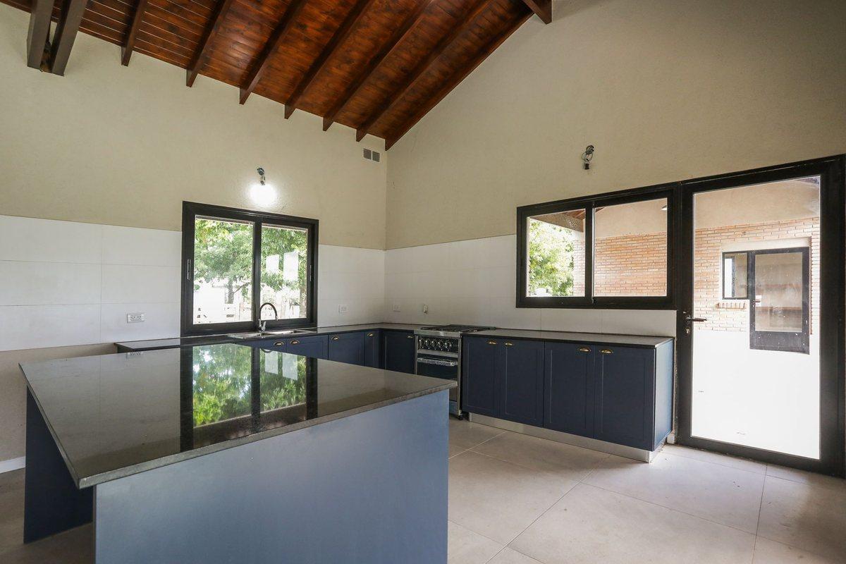 Foto de CASA ESTRENAR SANTA CATALINA LUJAN PERMUTA PILETA, imagen 4