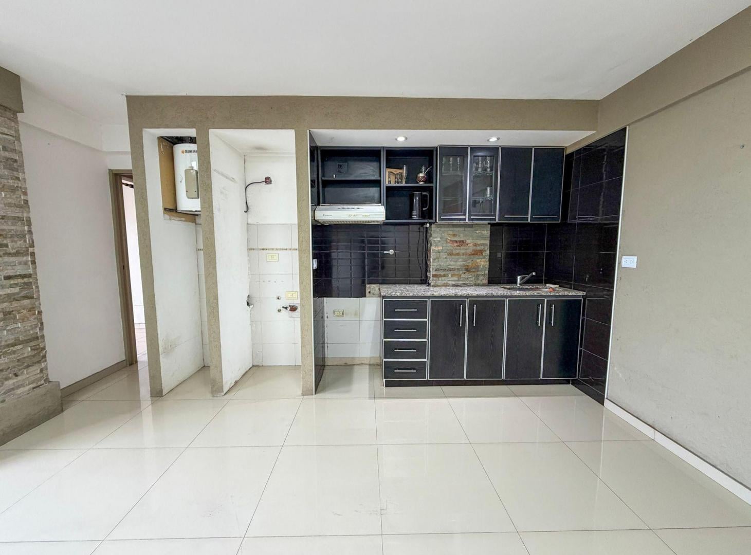 Foto de ALQUILER DEPARTAMENTO 2 AMBIENTES COCHERA MORON, imagen 2