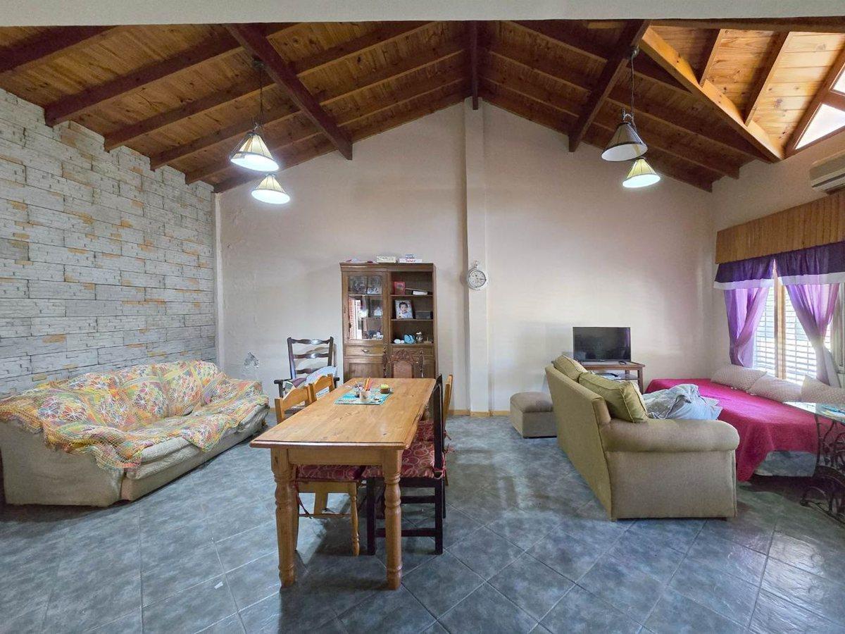 Foto de VENTA CASA 4 AMBIENTES JARDIN COCHERA ITUZAINGO, imagen 1