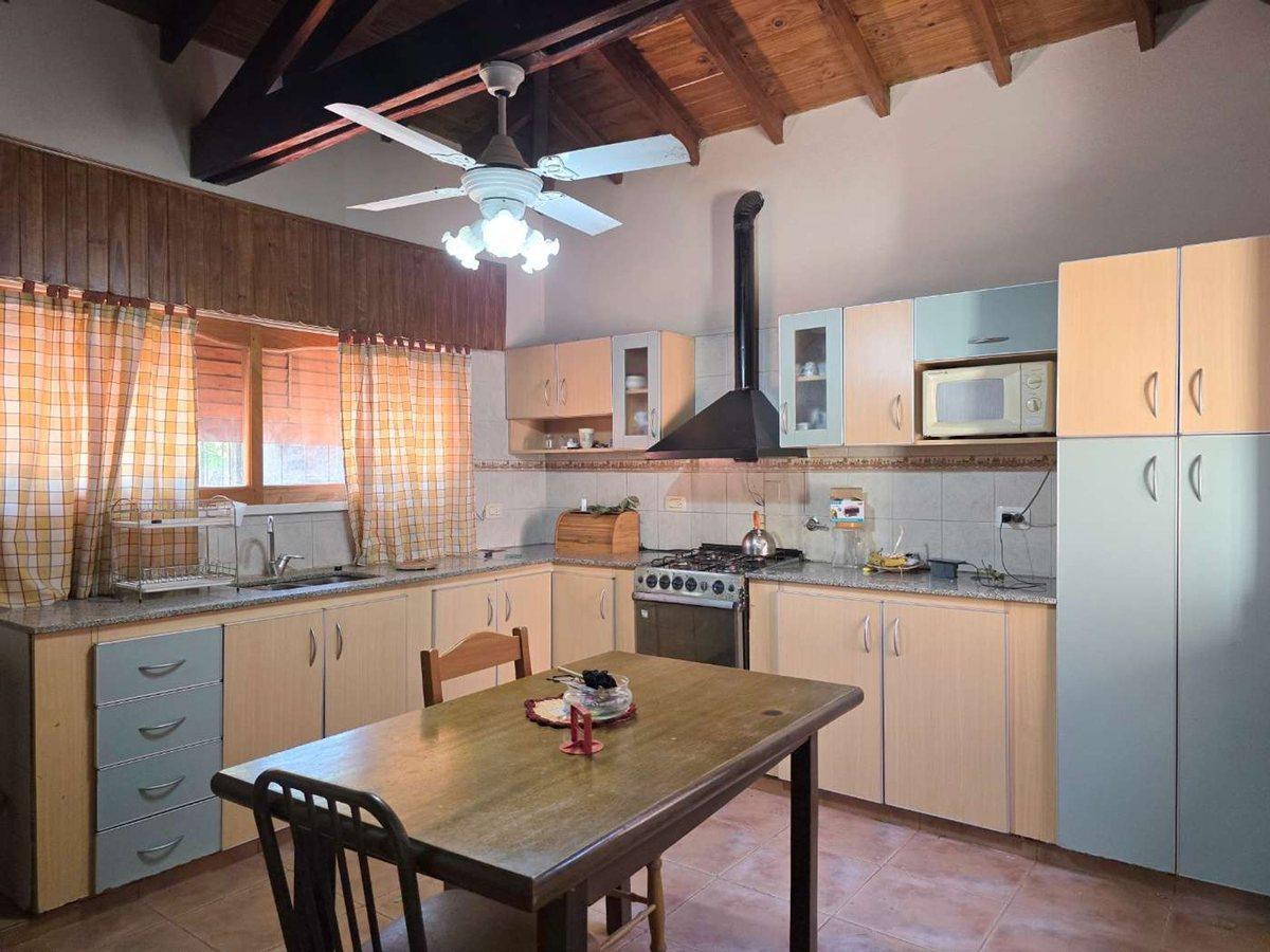 Foto de VENTA CASA 4 AMBIENTES JARDIN COCHERA ITUZAINGO, imagen 5