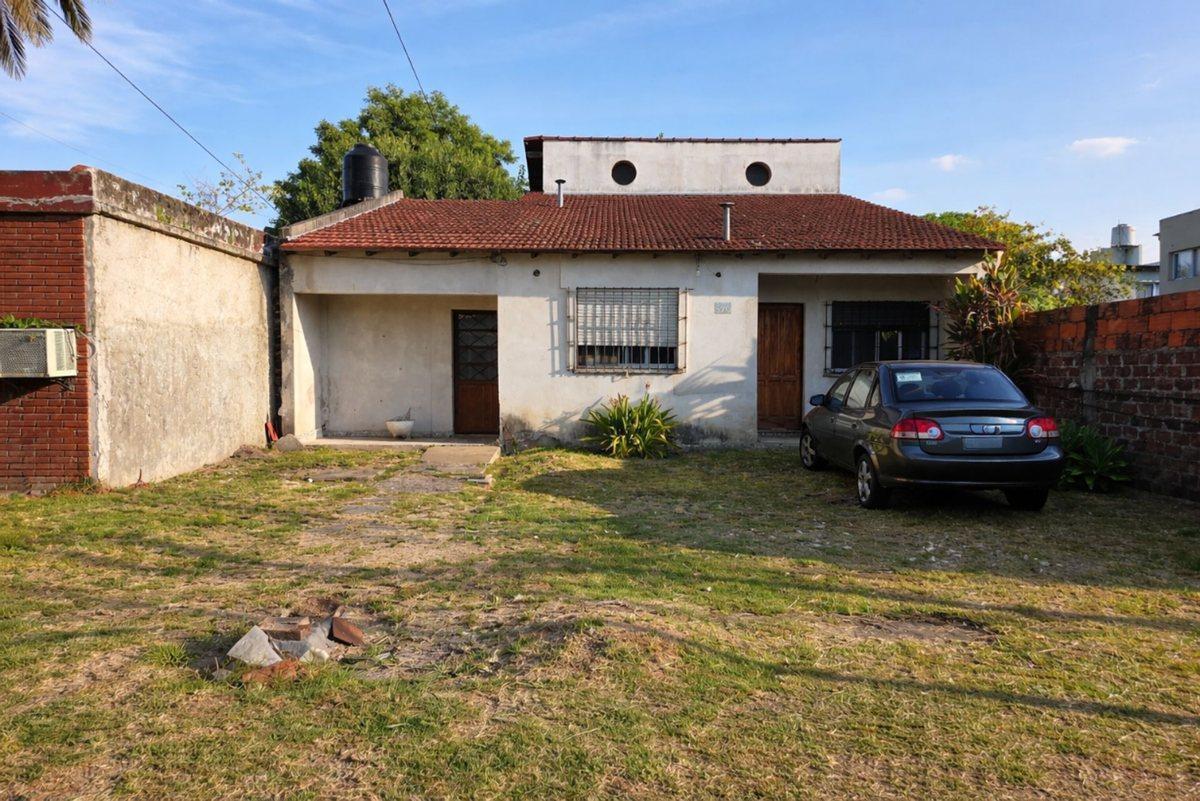 Foto de VENTA CASA 5 AMB Y 2 AMB A REFACCIONAR ITUZAINGO, imagen 3