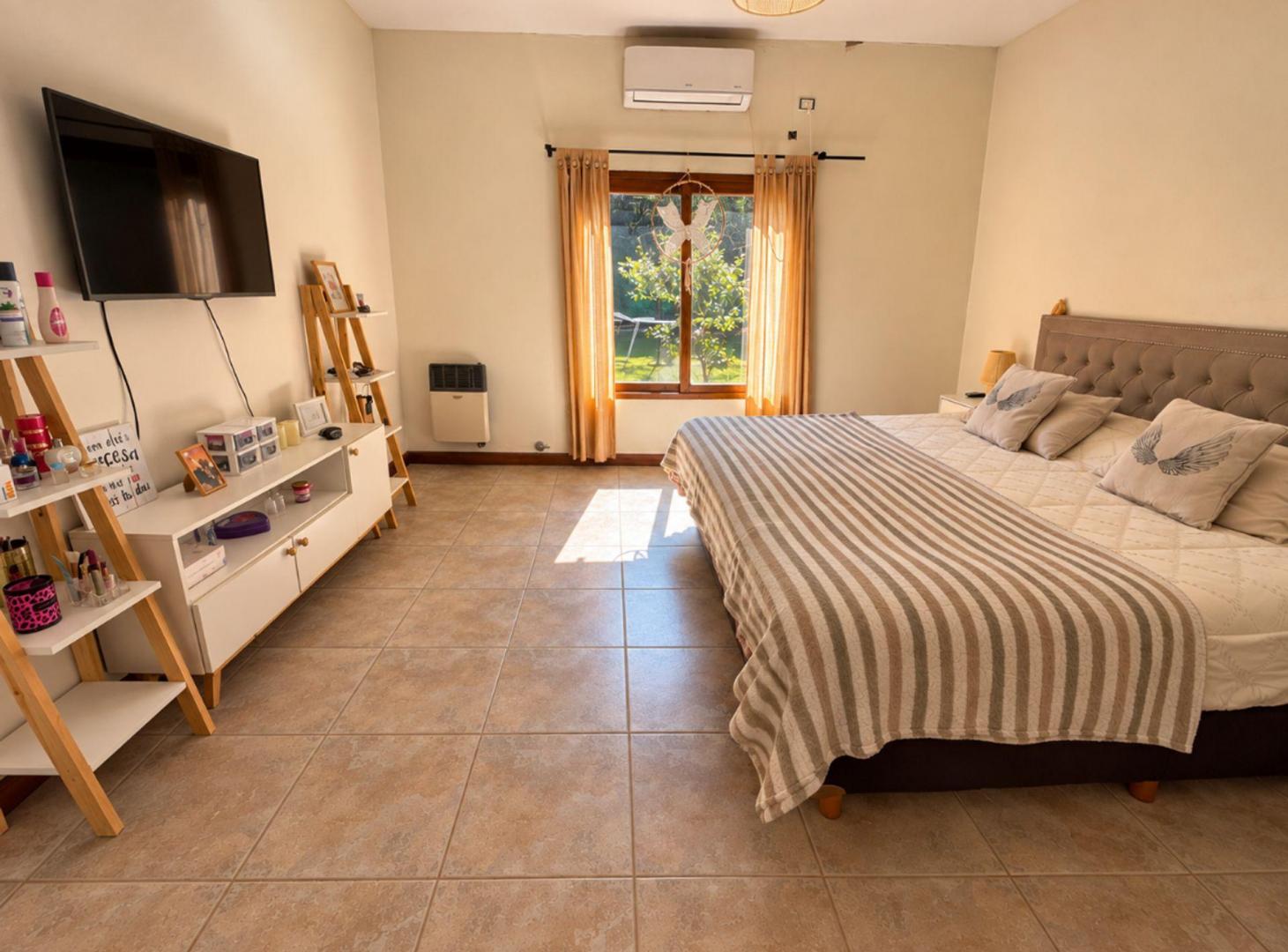 Foto de CASA QUINTA DE 4 AMB PILETA Y PARQUE APTO CREDITO, imagen 4