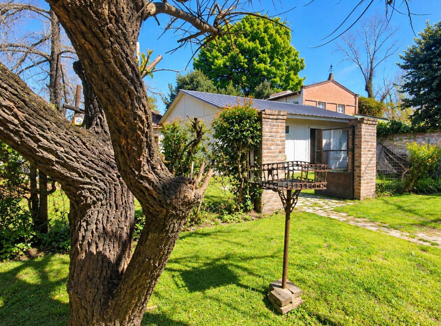 Foto de VENTA CASA 4 AMB S/ TERRENO DE 900M2 PARQUE LELOIR, imagen 2