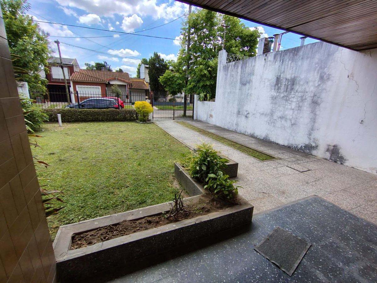 Foto de VENTA Casa 4Amb c/Galpón y Terraza - B Aeronáutico, imagen 5
