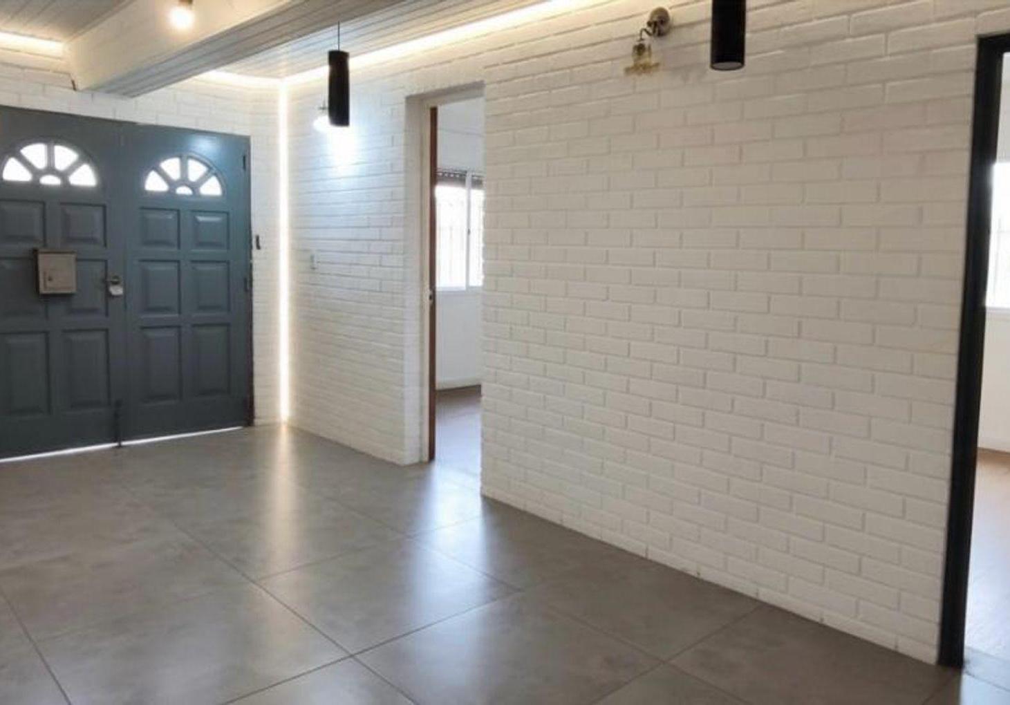 Foto de VENTA CASA 4 AMBIENTES MORÓN APTO CREDITO, imagen 1