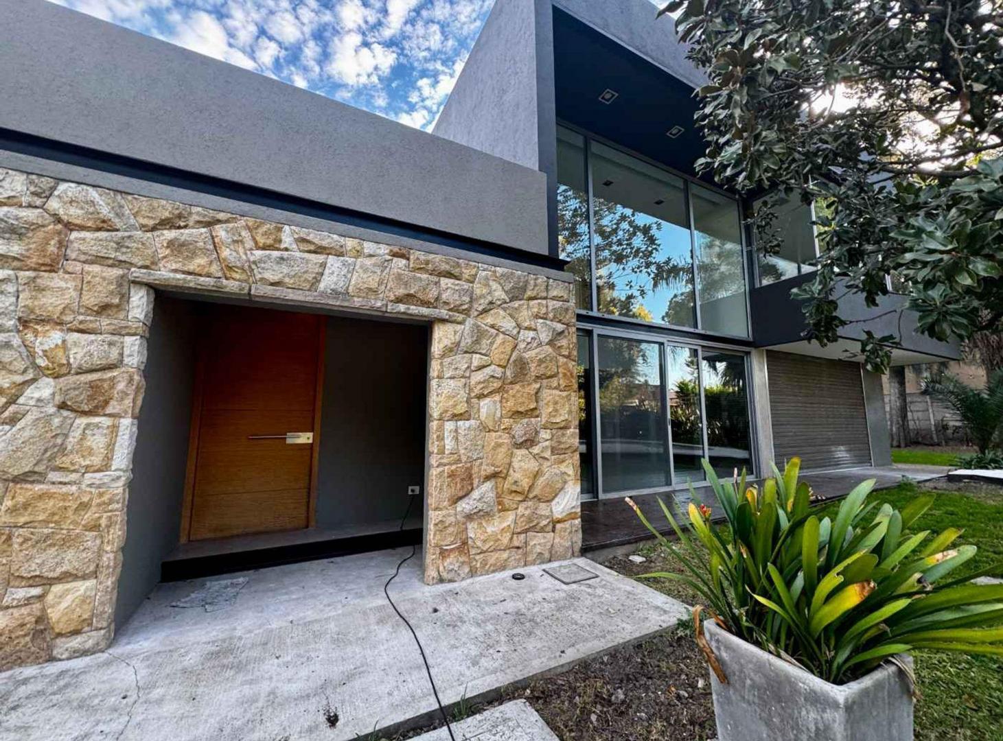 Foto de Venta Casa Premium Barrio Semi Cerrado FINANCIA, imagen 3