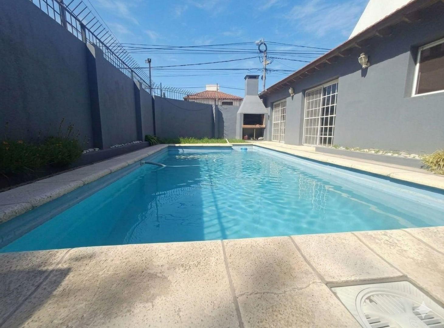Foto de VENTA CASA 4 AMBIENTES PISCINA QUINCHO ZARATE, imagen 3