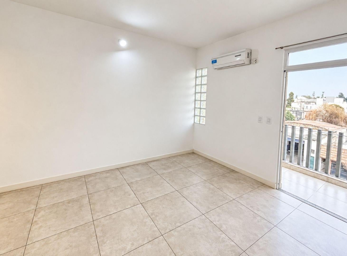 Foto de VENTA MONOAMBIENTE CON BALCÓN EN MORENO, imagen 1