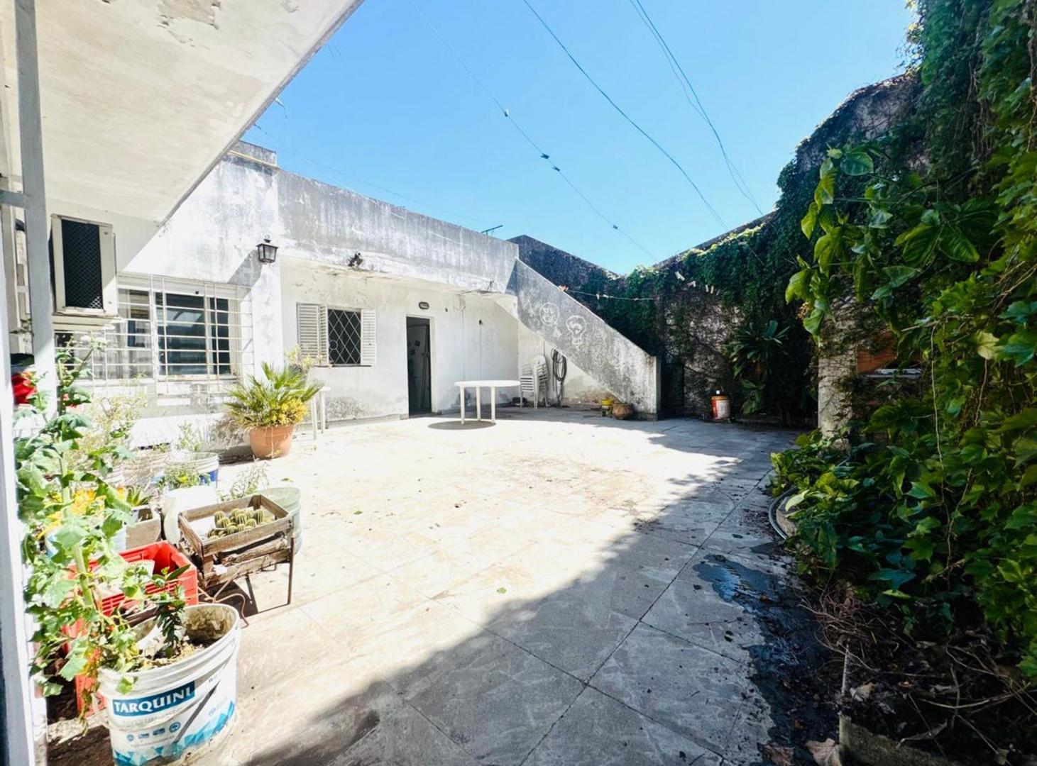 Foto de VENTA CASA 4 AMBIENTES + LOCAL EN MORON, imagen 1