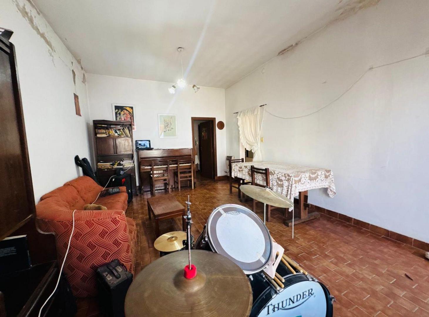 Foto de VENTA CASA 4 AMBIENTES + LOCAL EN MORON, imagen 2