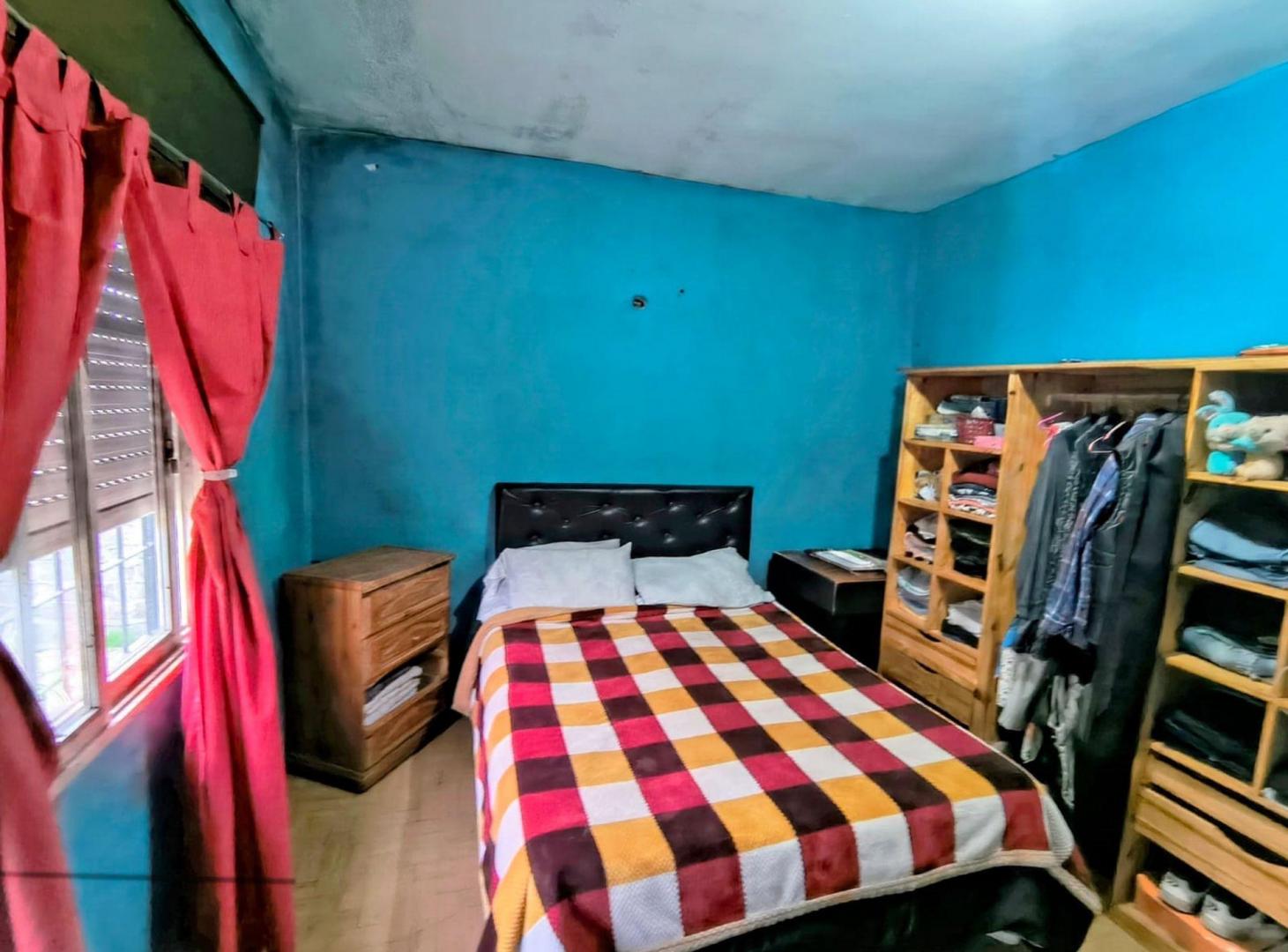 Foto de VENTA-CASA 3 AMBIENTES C/COCHERA- ISIDRO CASANOVA, imagen 3