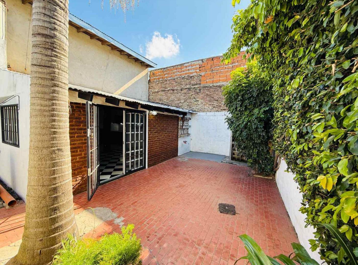 Foto de Casa 4 ambientes en venta, Castelar, imagen 1