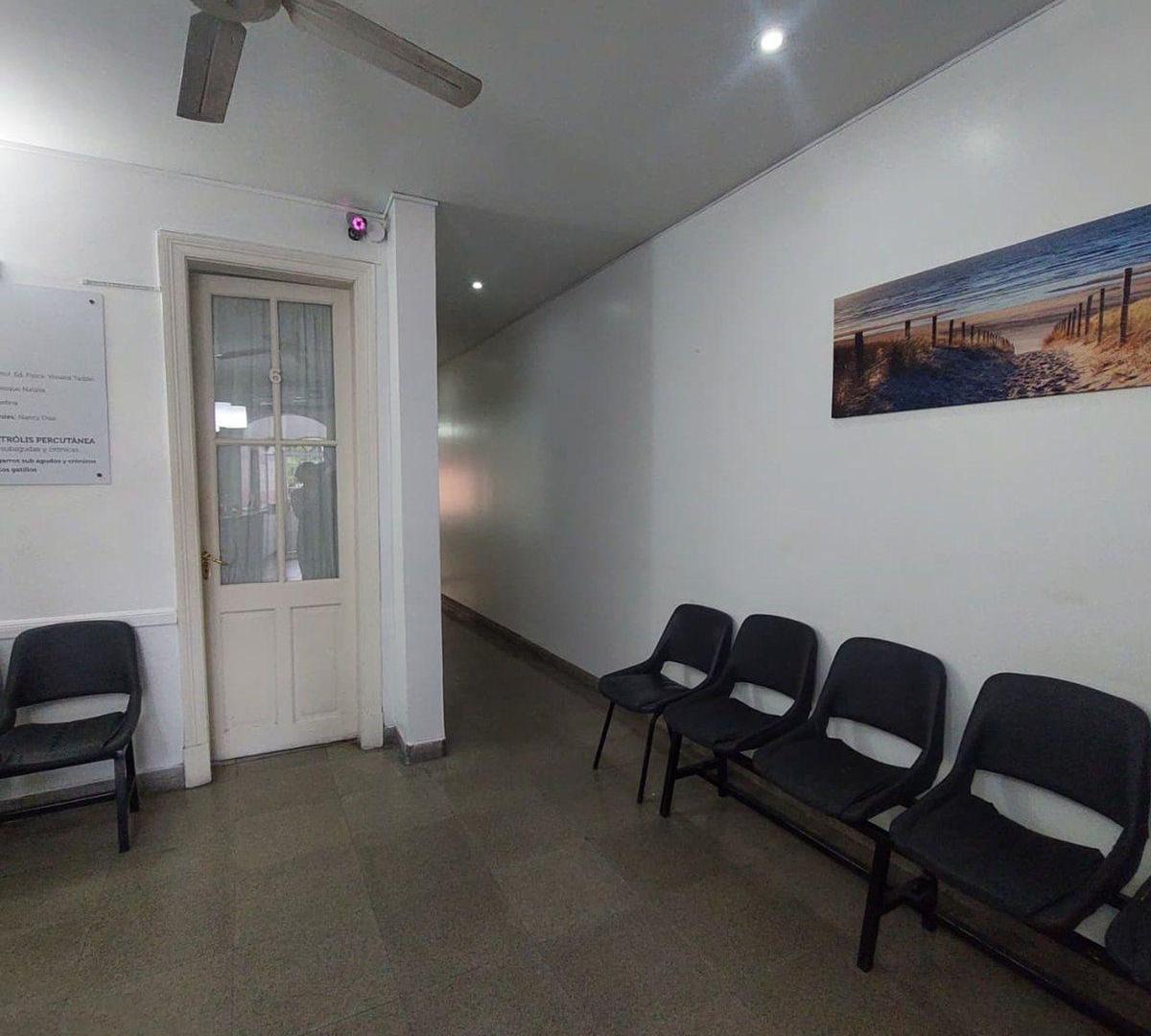 Foto de VENTA CASONA APTA USO PROFESIONAL, BERNAL CENTR0, imagen 5