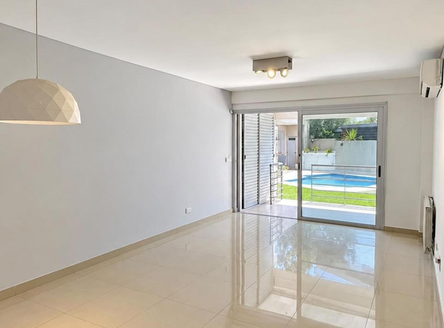 Foto de VENTA DEPARTAMENTO 3 AMBIENTES CON COCHERA ITUZAIN, imagen 3
