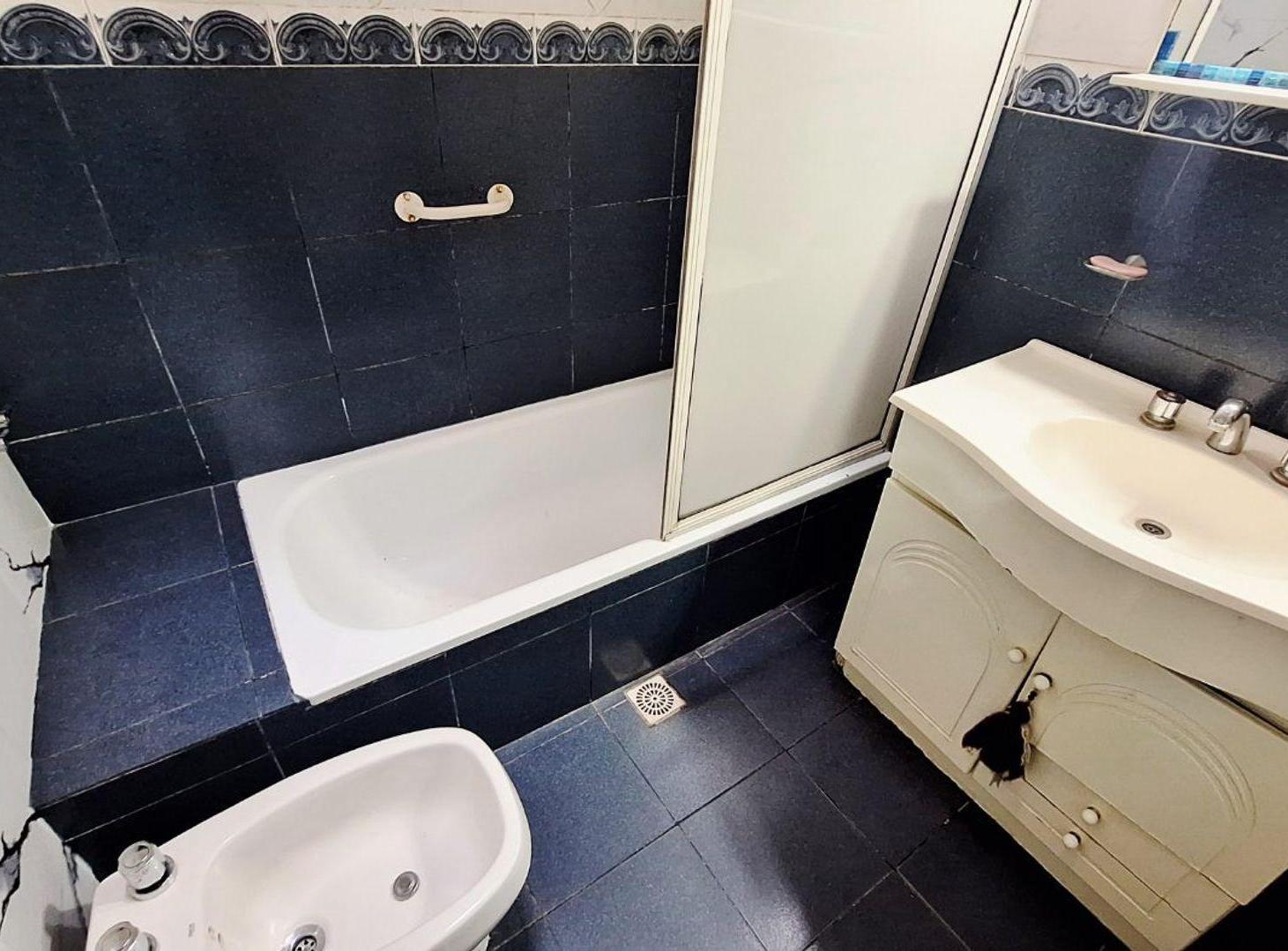 Foto de VENTA CASA 4 AMB + DPTO JARDIN COCHERA MORON SUR, imagen 3