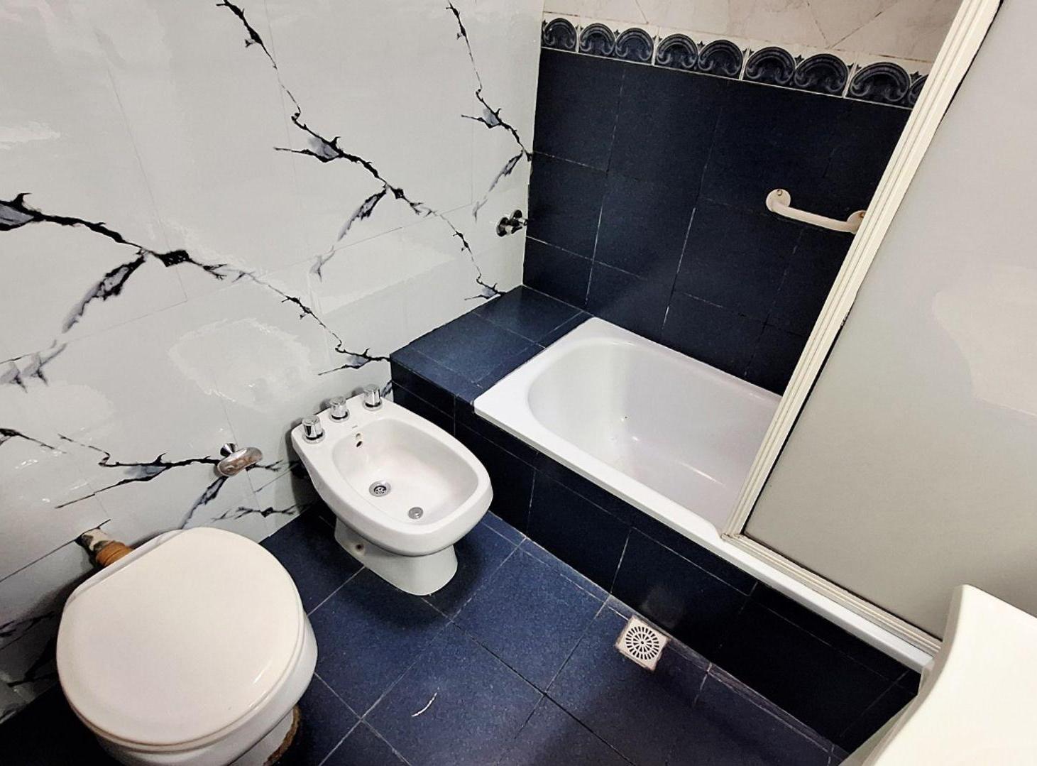 Foto de VENTA CASA 4 AMB + DPTO JARDIN COCHERA MORON SUR, imagen 4
