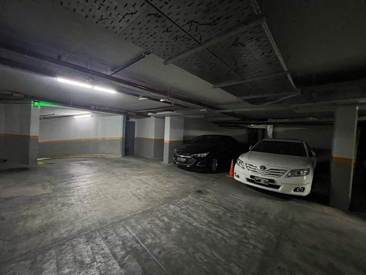 Foto de COCHERA EN EDIFICIO DE CATEGORIA, EN CABALLITO, imagen 3