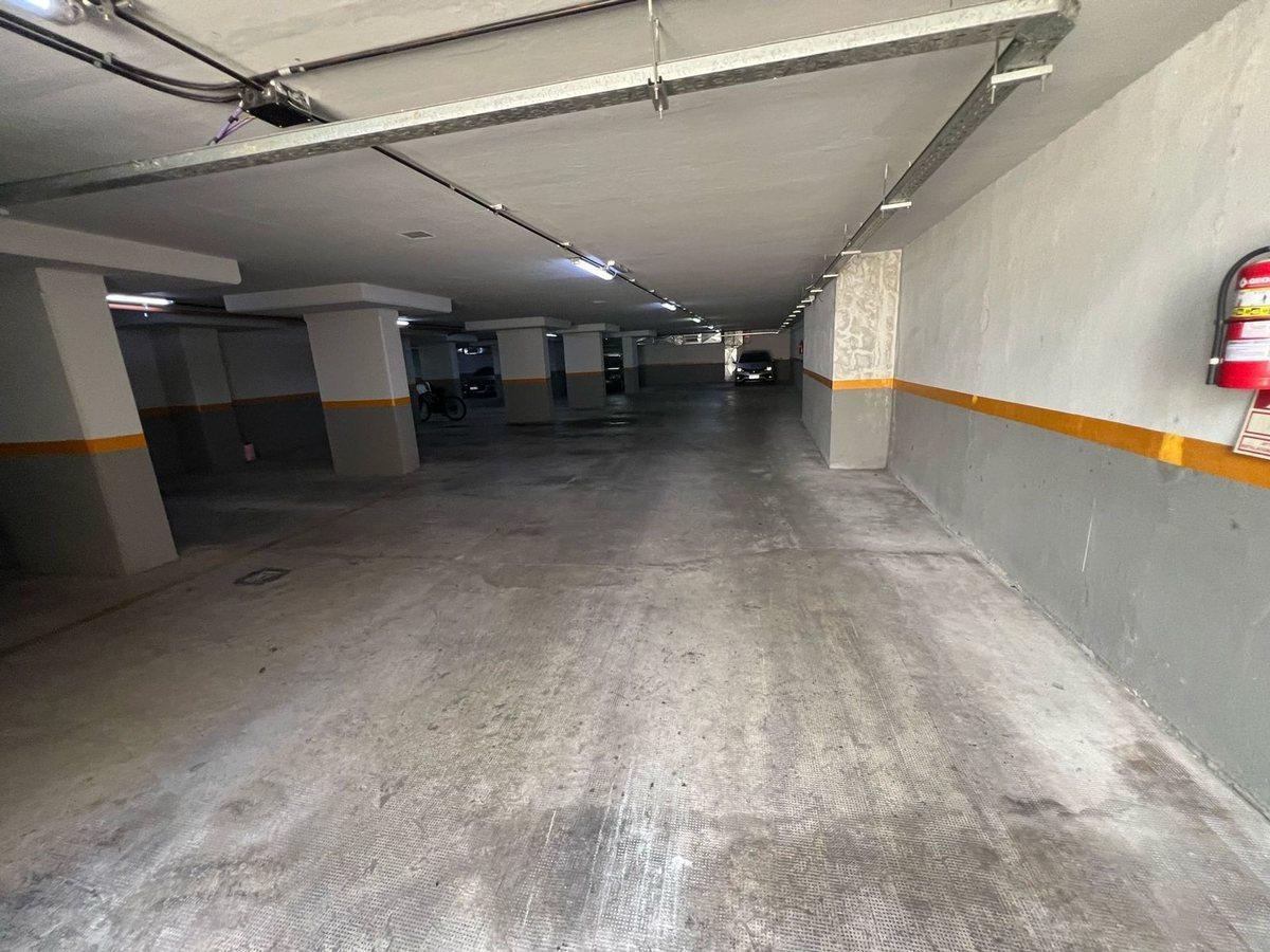 Foto de COCHERA EN EDIFICIO DE CATEGORIA, EN CABALLITO, imagen 1
