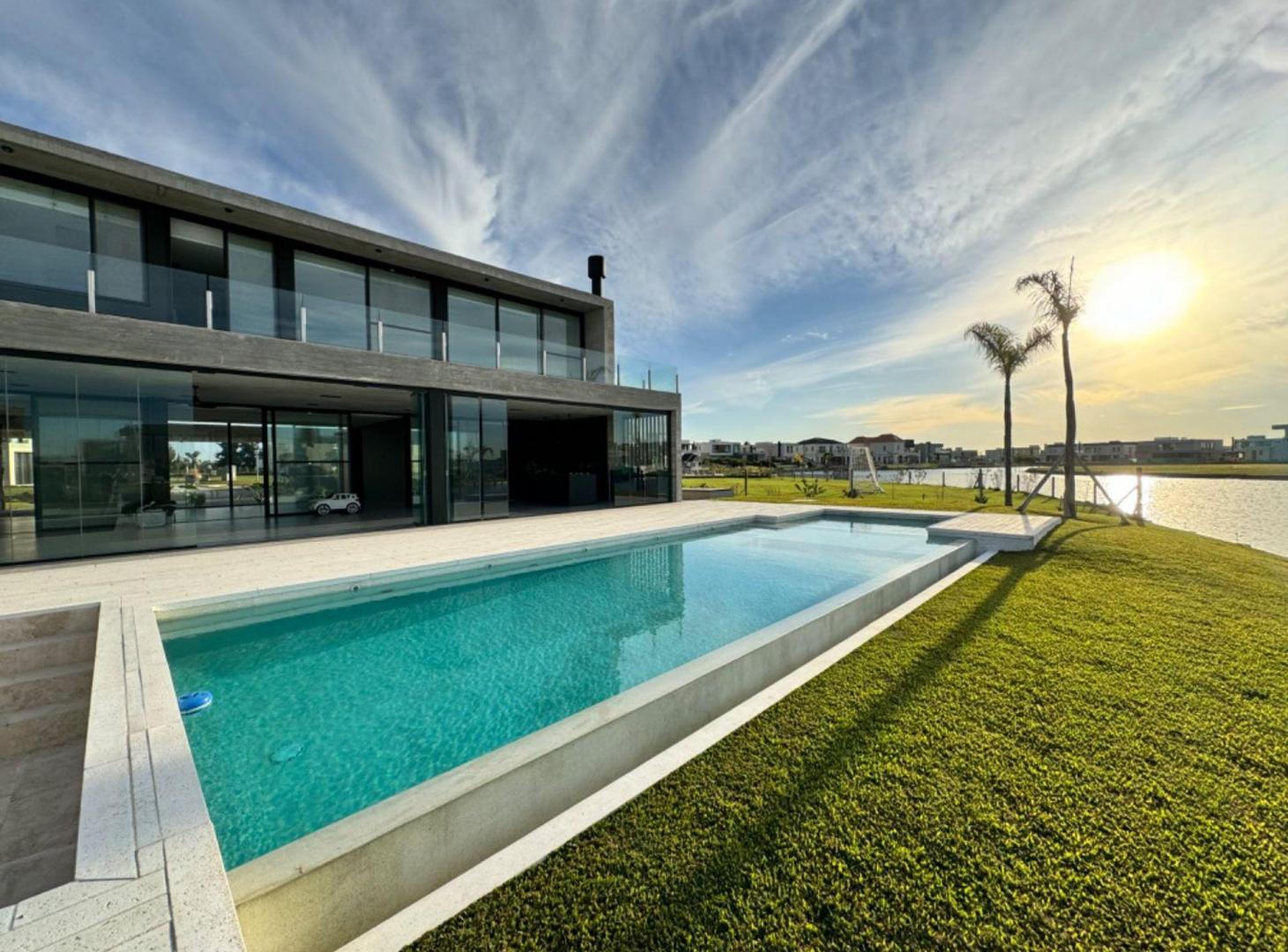 Foto de CASA VENTA 6 AMBIENTES A LA LAGUNA TERRALAGOS, imagen 5