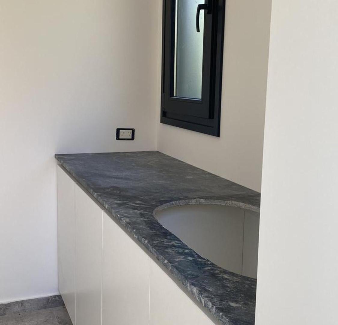 Foto de VENTA CASA 5 AMBIENTES CON PARQUE - PARQUE LELOIR, imagen 1