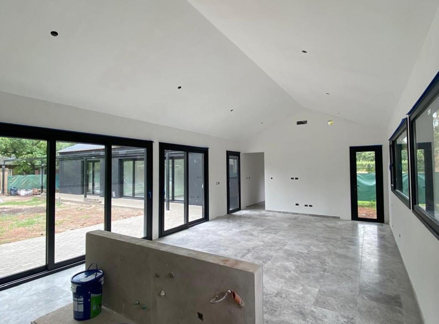 Foto de VENTA CASA 5 AMBIENTES CON PARQUE - PARQUE LELOIR, imagen 2