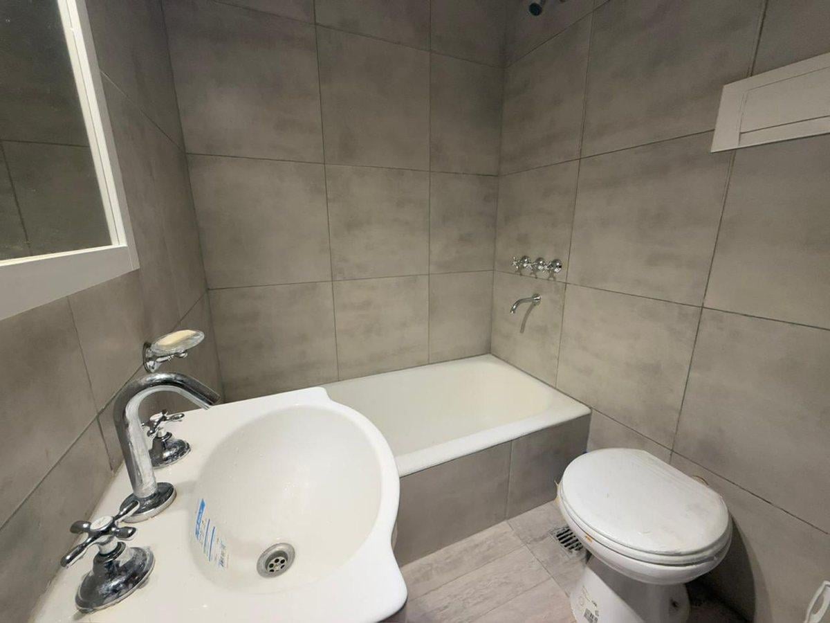 Foto de VENTA DPTO 2 AMB VILLA DEL PARQUE RECICLADO, imagen 5