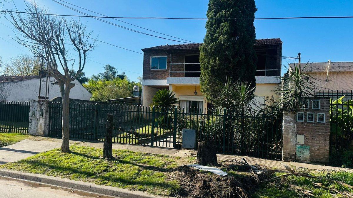 Foto de VENTA CASA 3 AMB A REFACCIONAR - PARQUE LELOIR, imagen 2