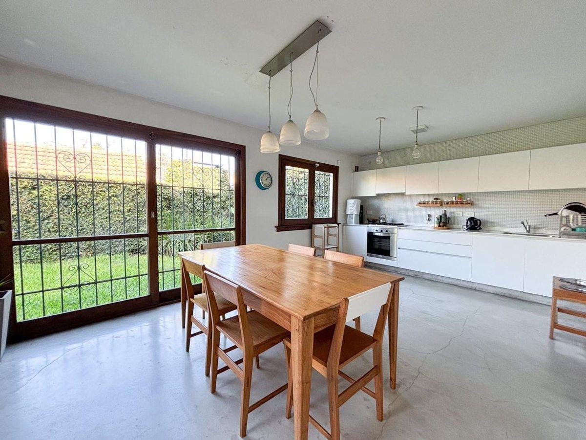 Foto de VENTA CASA 3 AMB RECICLADA A NUEVA- CASTELAR NORTE, imagen 3