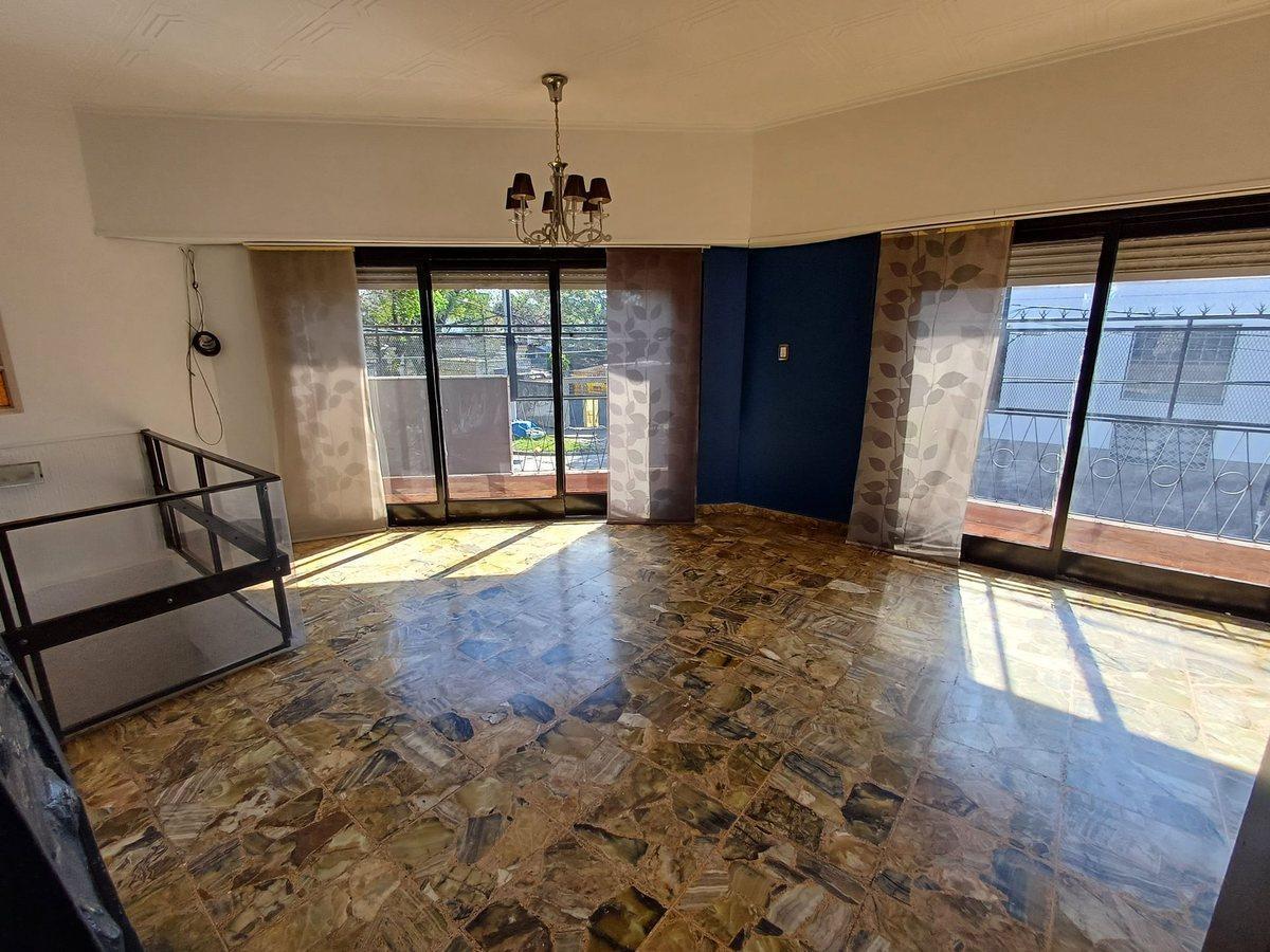 Foto de VENTA CASA 3 AMB CON LOCAL V. BALLESTER APTO CRED, imagen 4