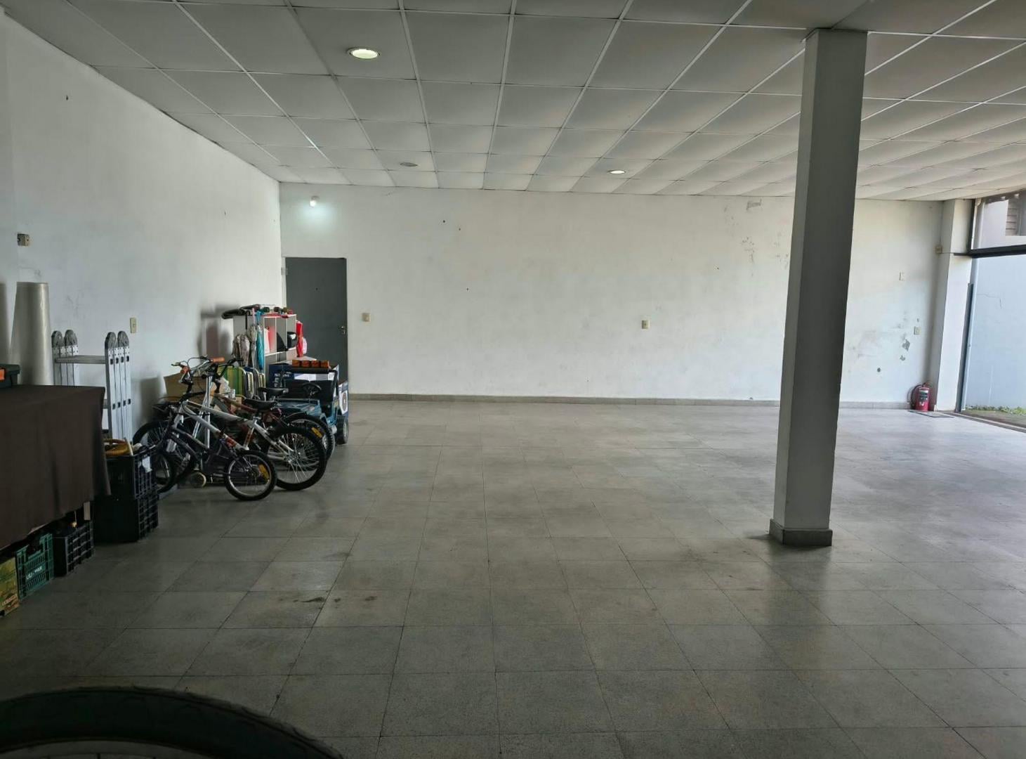 Foto de VENTA- CASA 4 AMB. C/DEPÓSITO GARAGE- I. CASANOVA, imagen 5