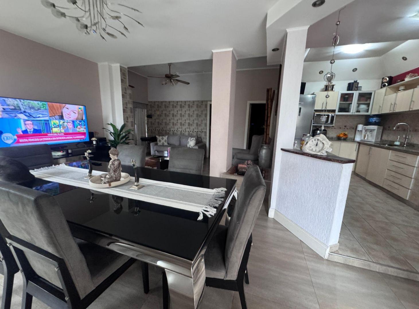 Foto de VENTA PH TIPO CASA 3 AMB PARQUE QUINCHO AP CREDITO, imagen 1