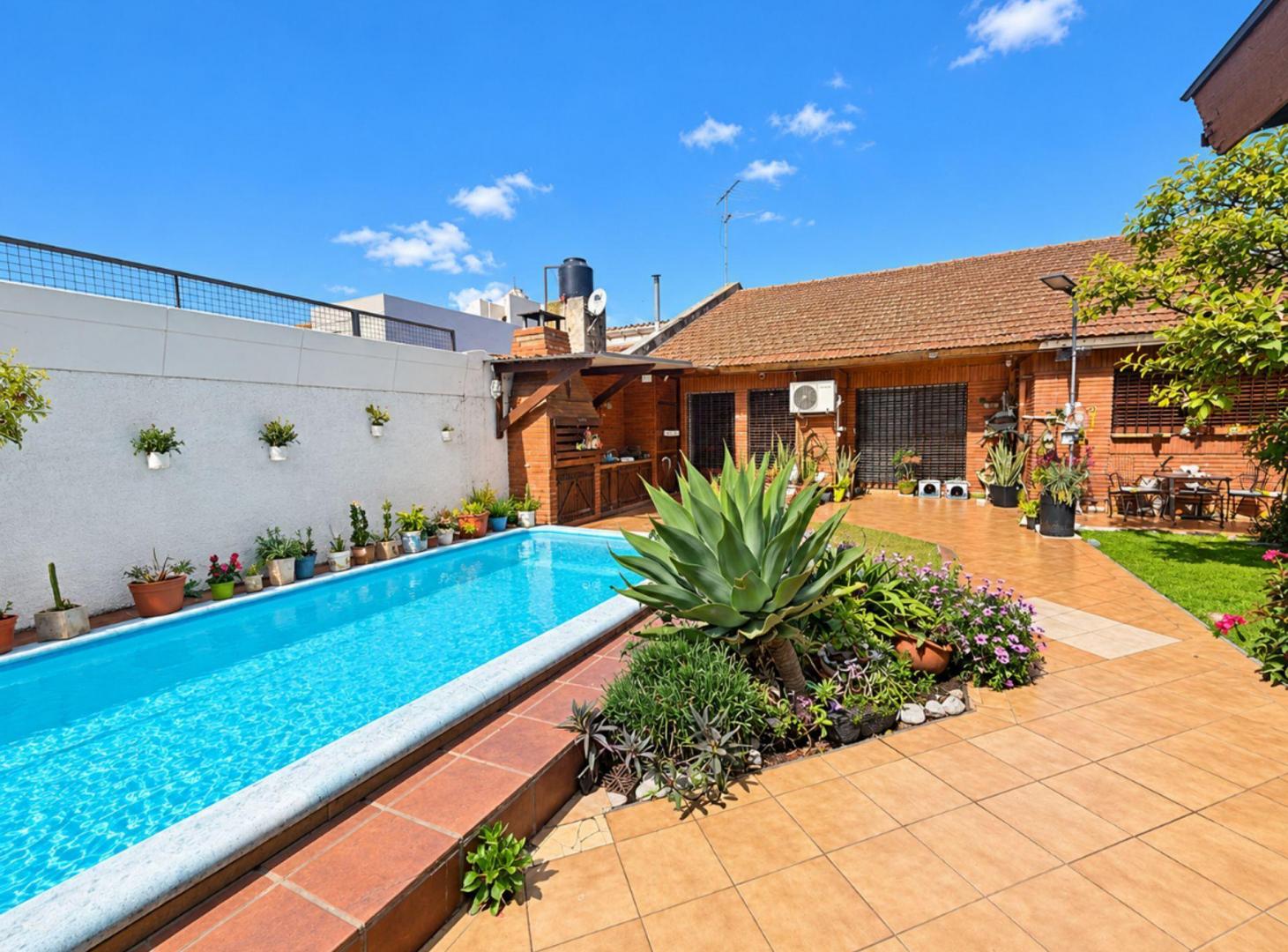 Foto de CASA VENTA PADUA SUR APTA CREDITO PILETA, imagen 1