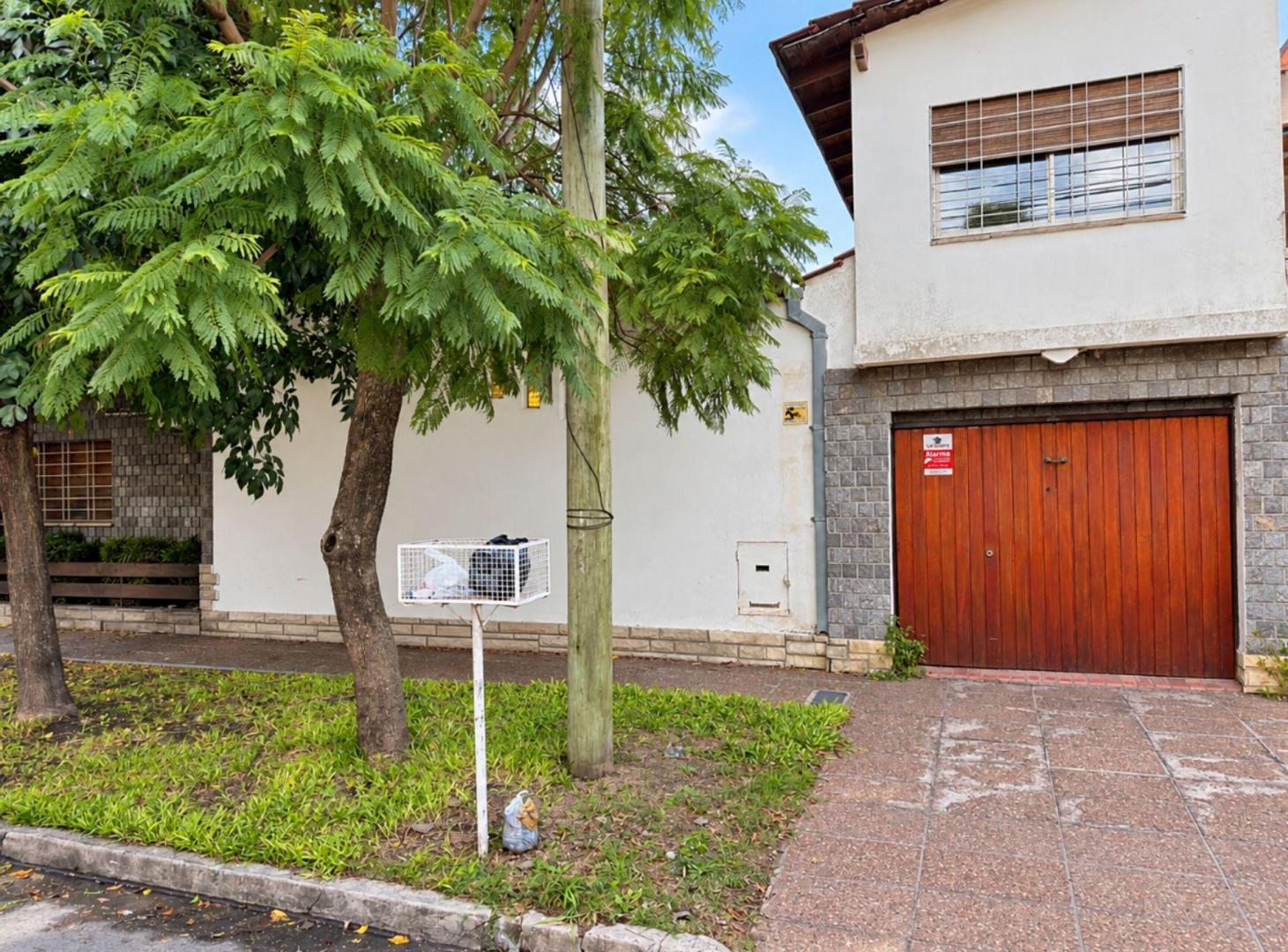 Foto de VENTA CASA 3 DORM MAS PLAY ROOM COCHERA CASTELAR, imagen 3